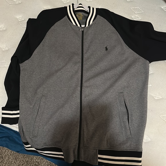 Ralph Lauren sweater - Picture 2 of 3